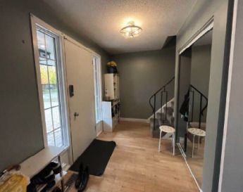 Foyer — Front Entry & Staircase — 1948 Oakdean Crescent, Ottawa